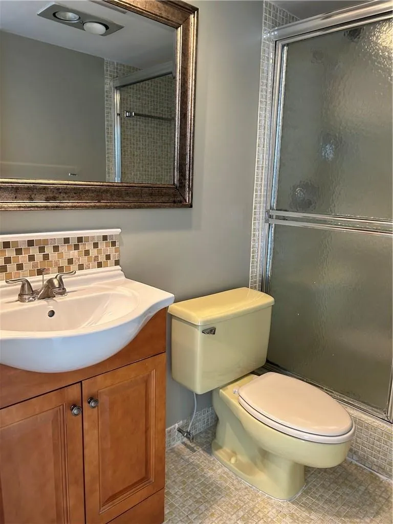3300 N Palm Aire Dr, #808
