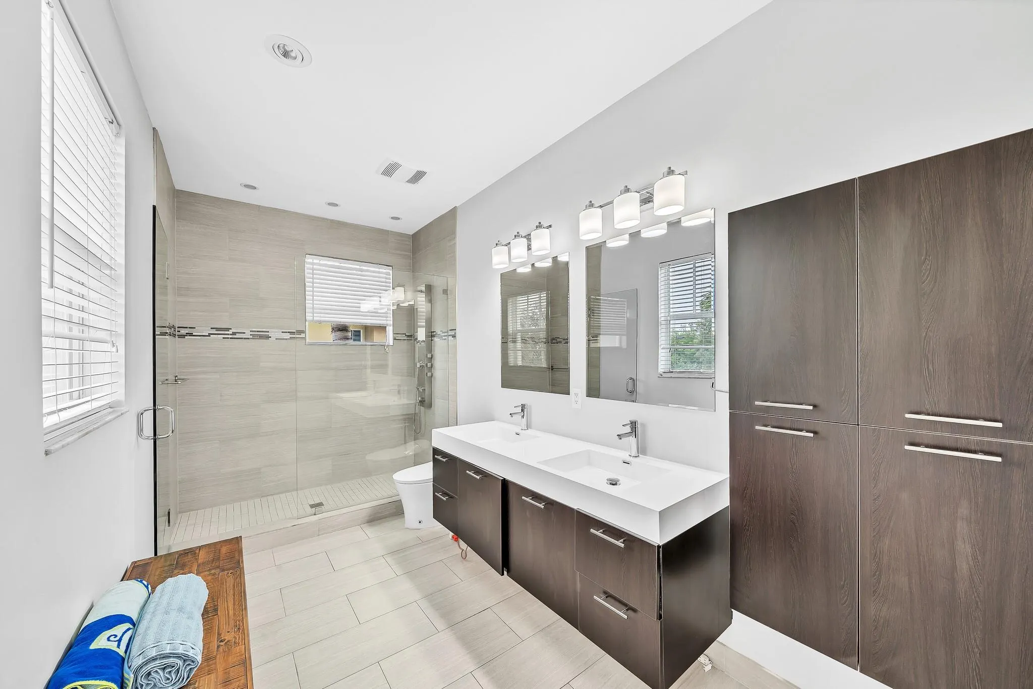 1251 NE 32nd St