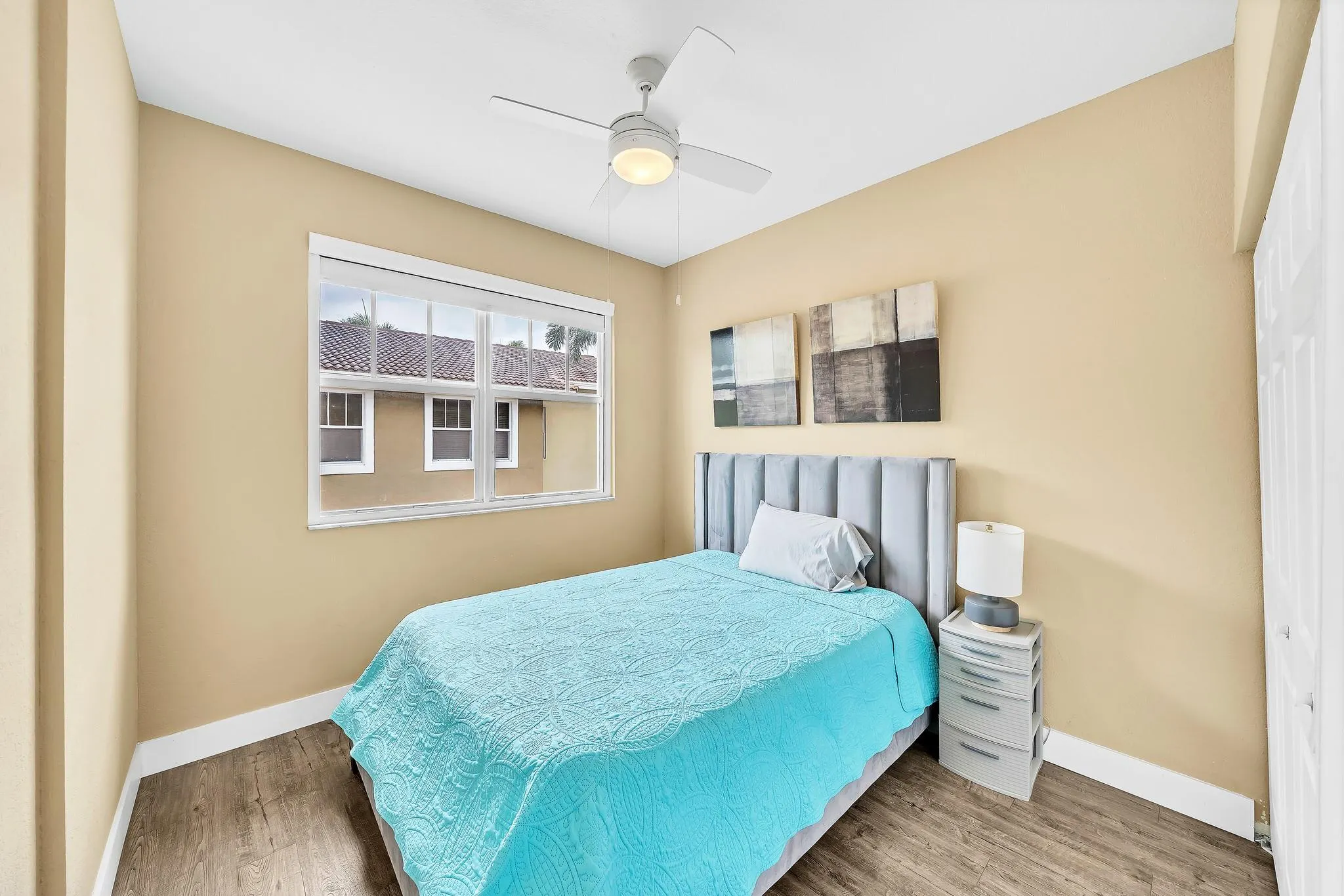 1251 NE 32nd St