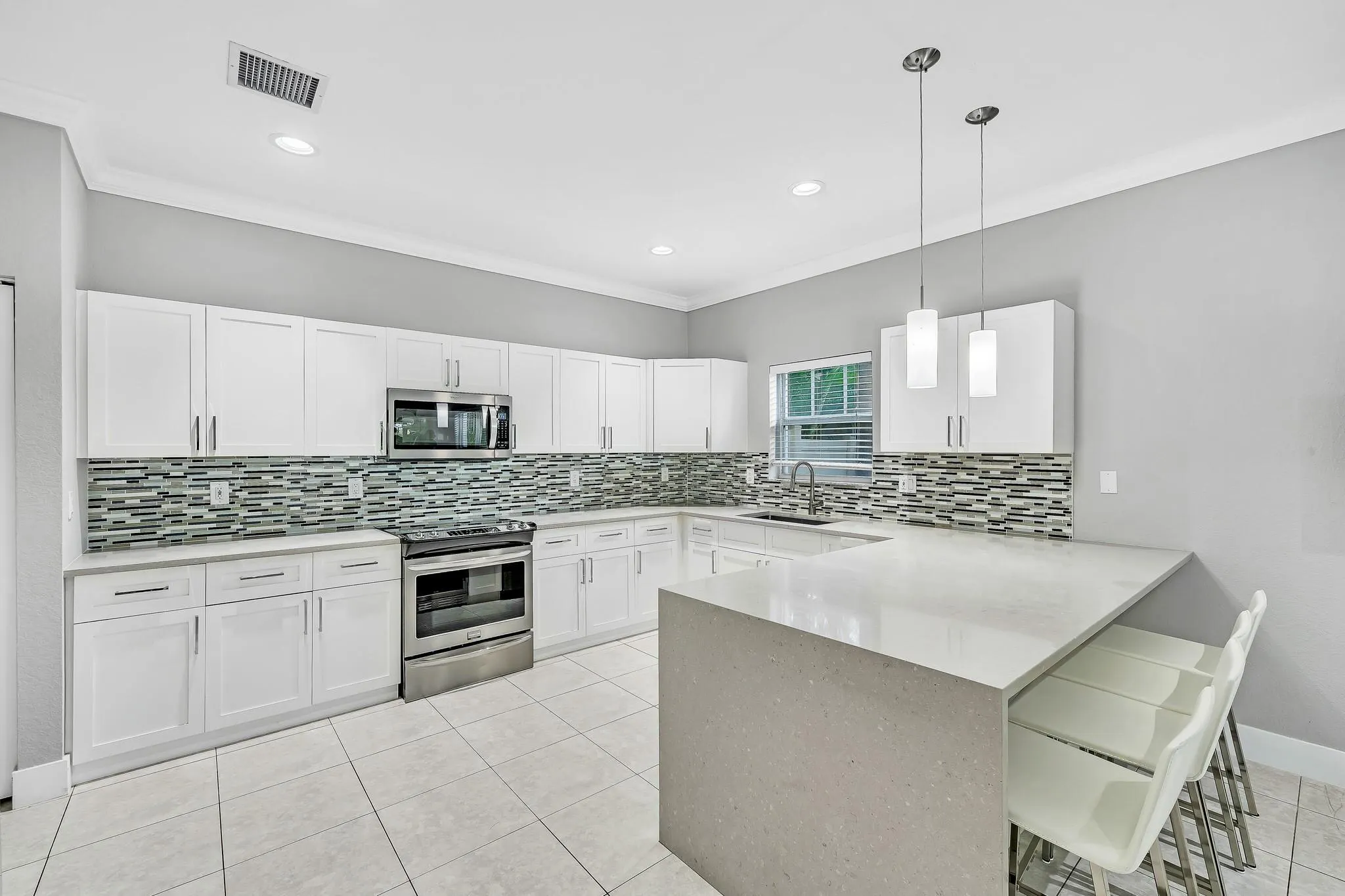 1251 NE 32nd St