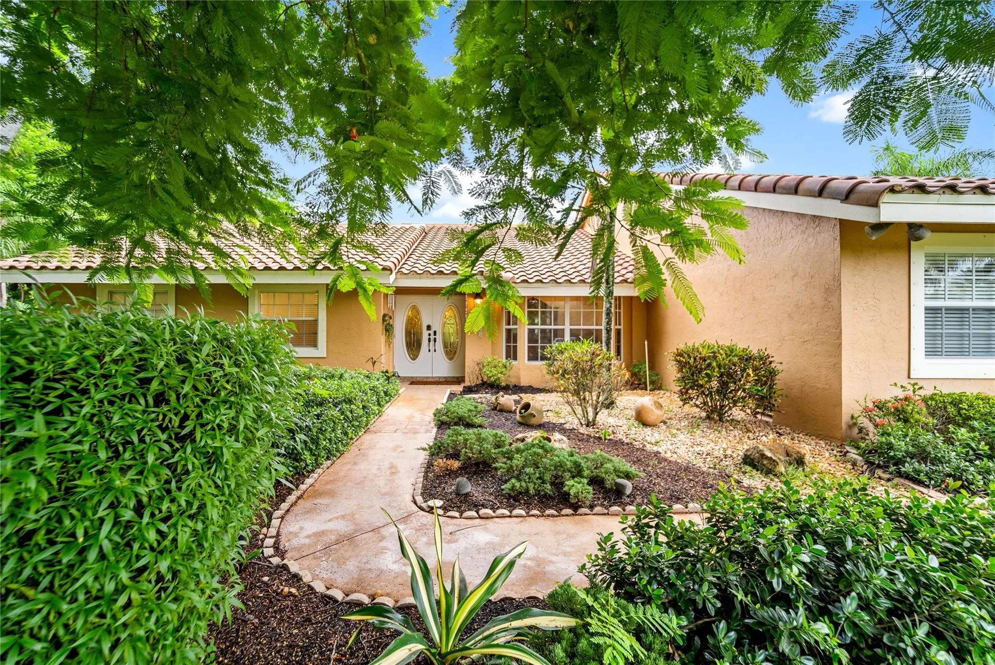 7604 Lexington Ln