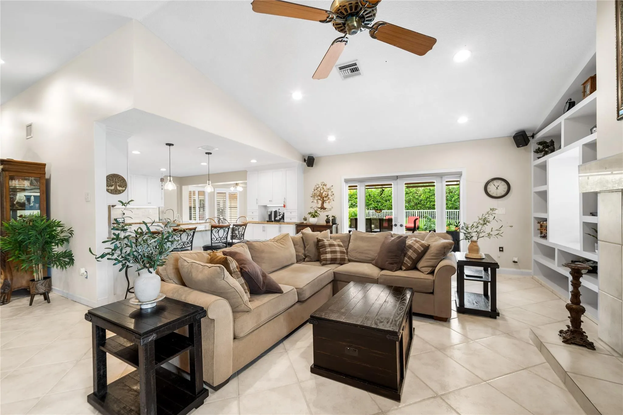 7604 Lexington Ln