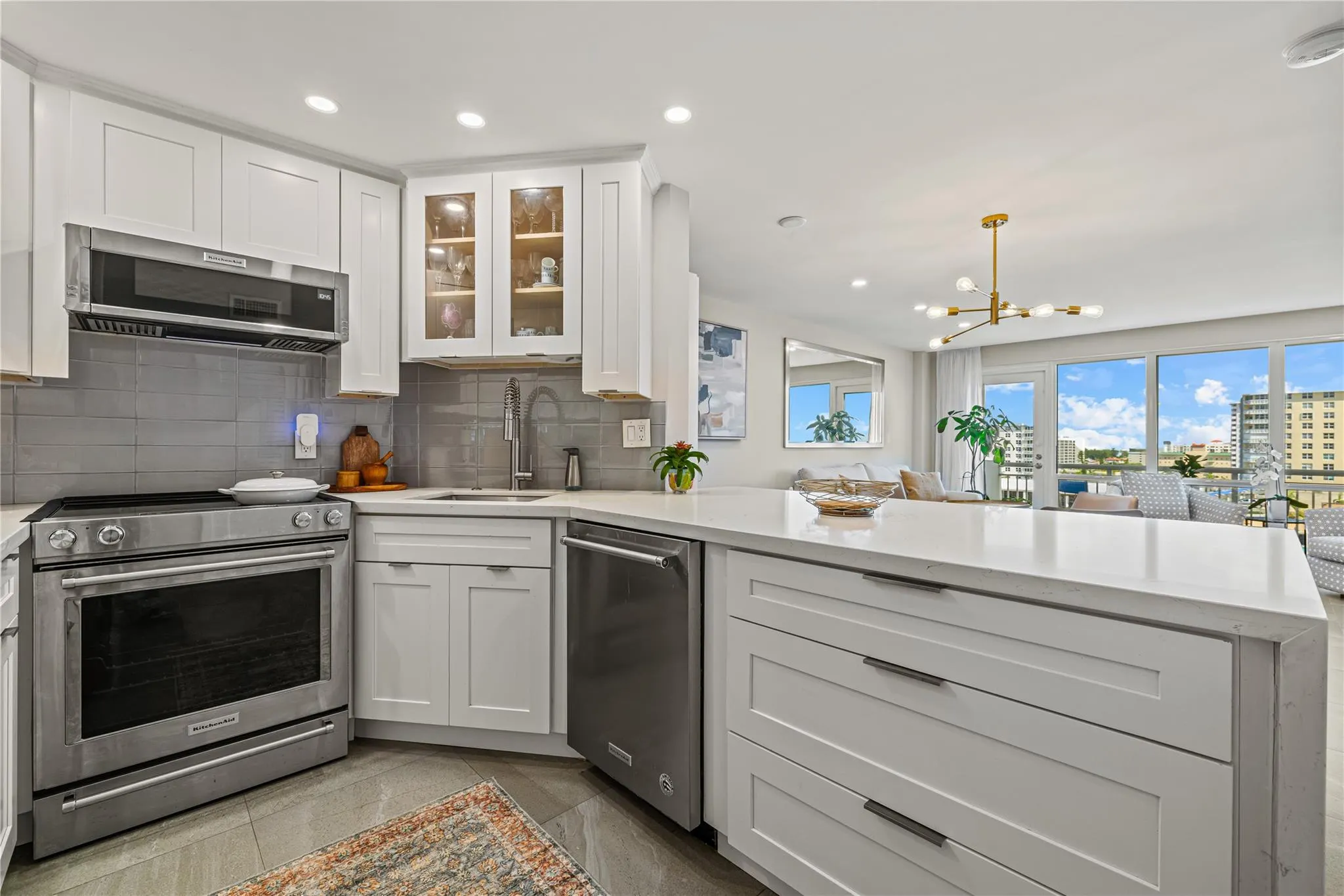 133 N Pompano Beach Blvd, #906