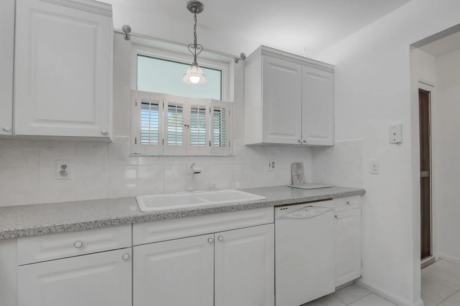 6531 SE Federal Hwy, #G106