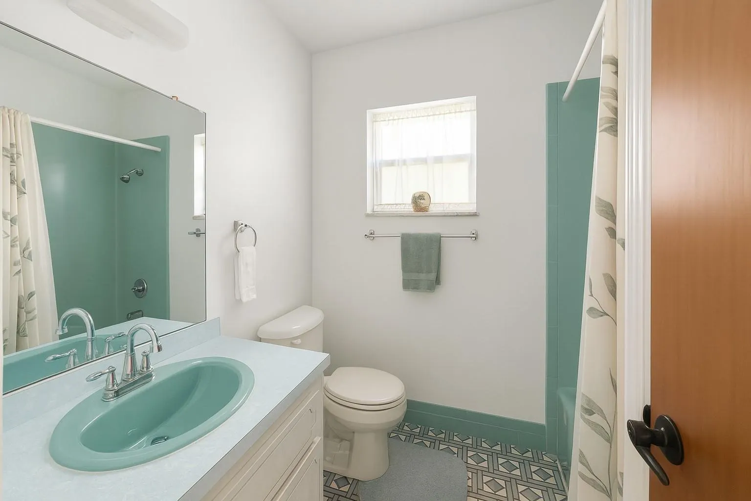 213 E Arbor Ave