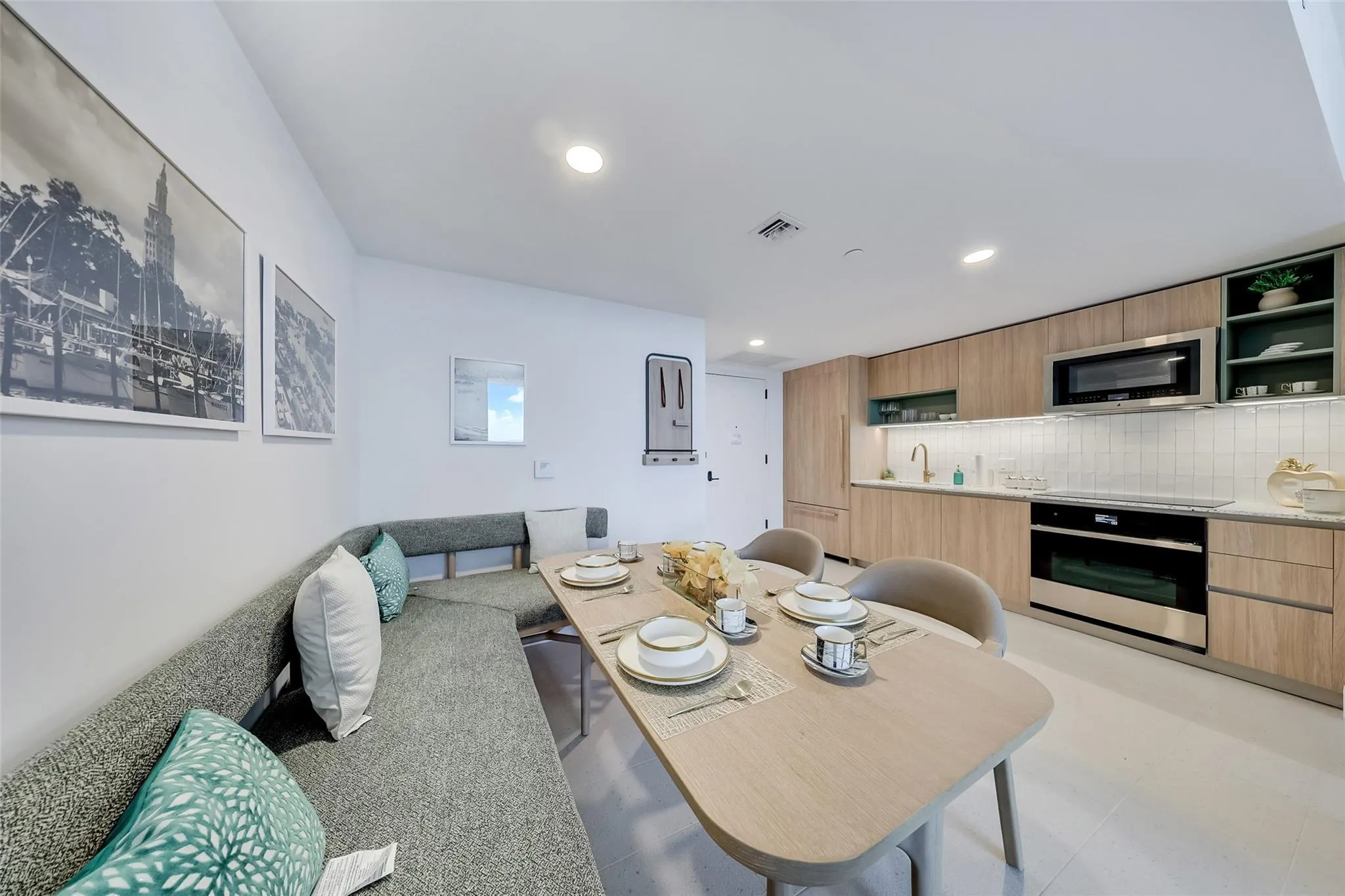 159 NE 6th St, #3113