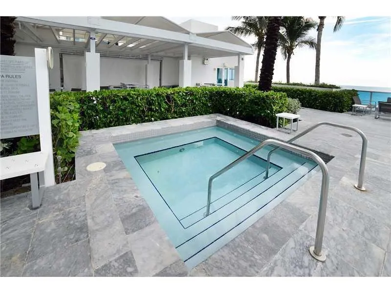 2711 S Ocean Dr, #506