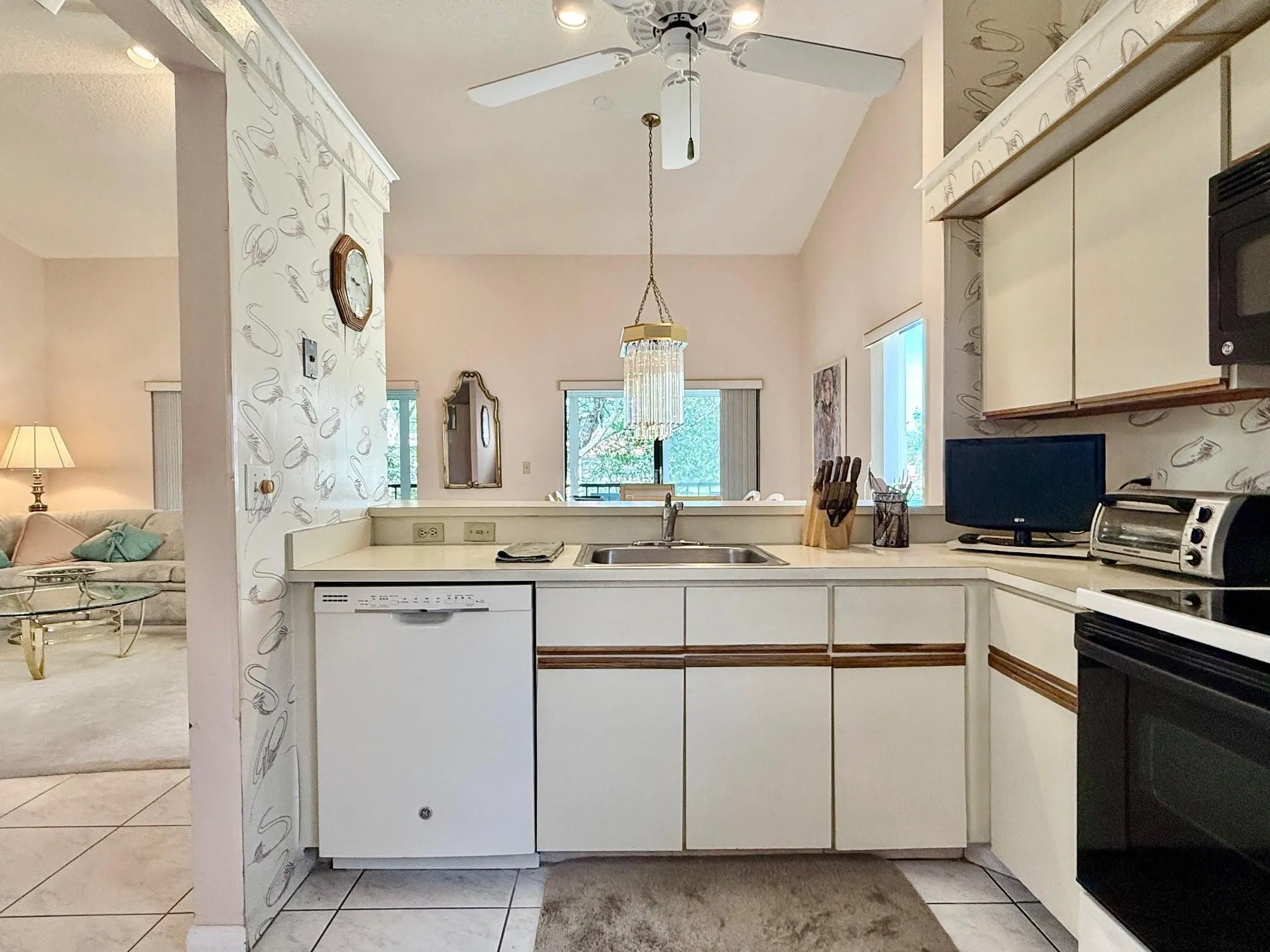 10851 Palm Lake Ave, #202