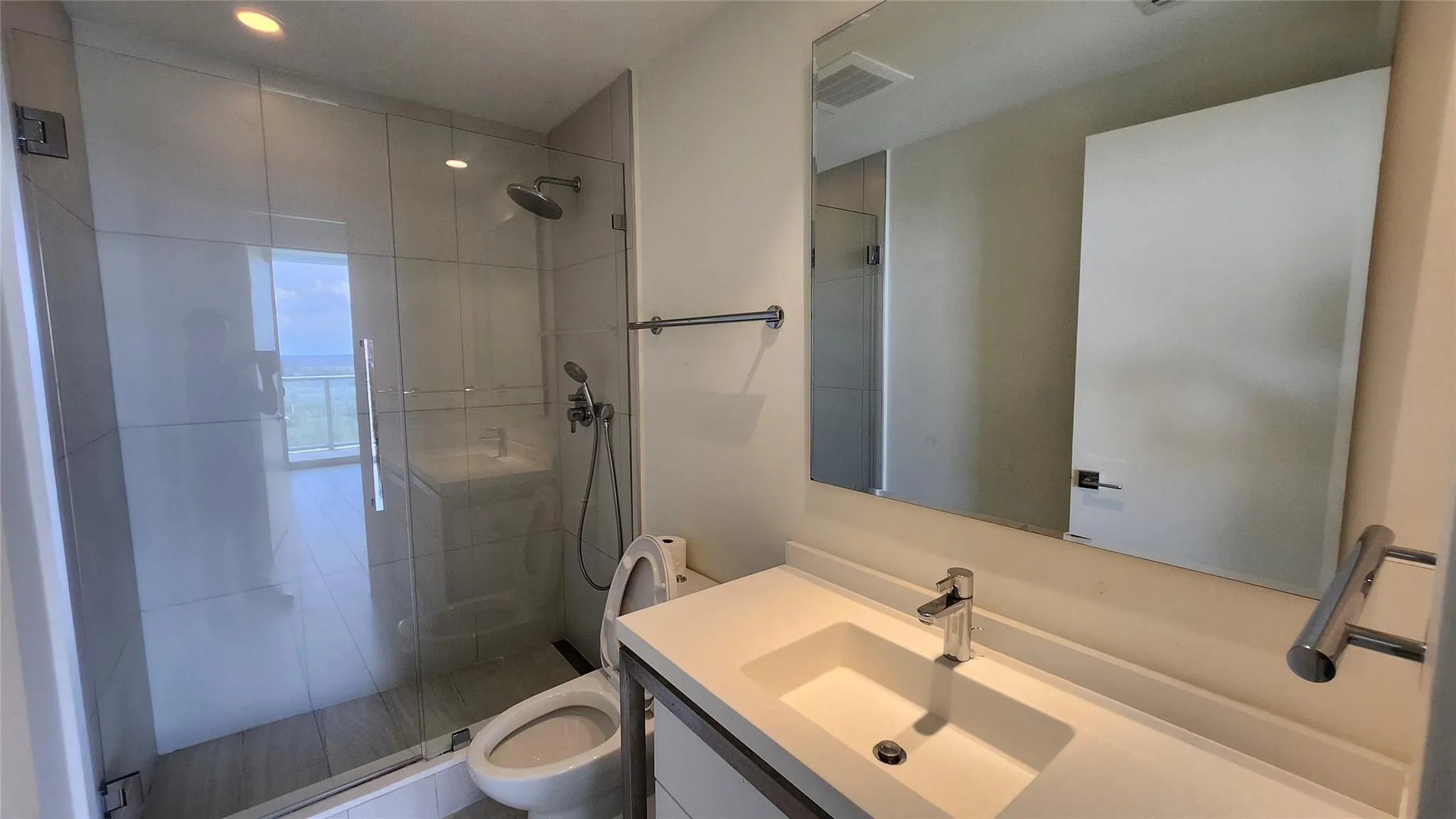 2000 Metropica Way, #1501