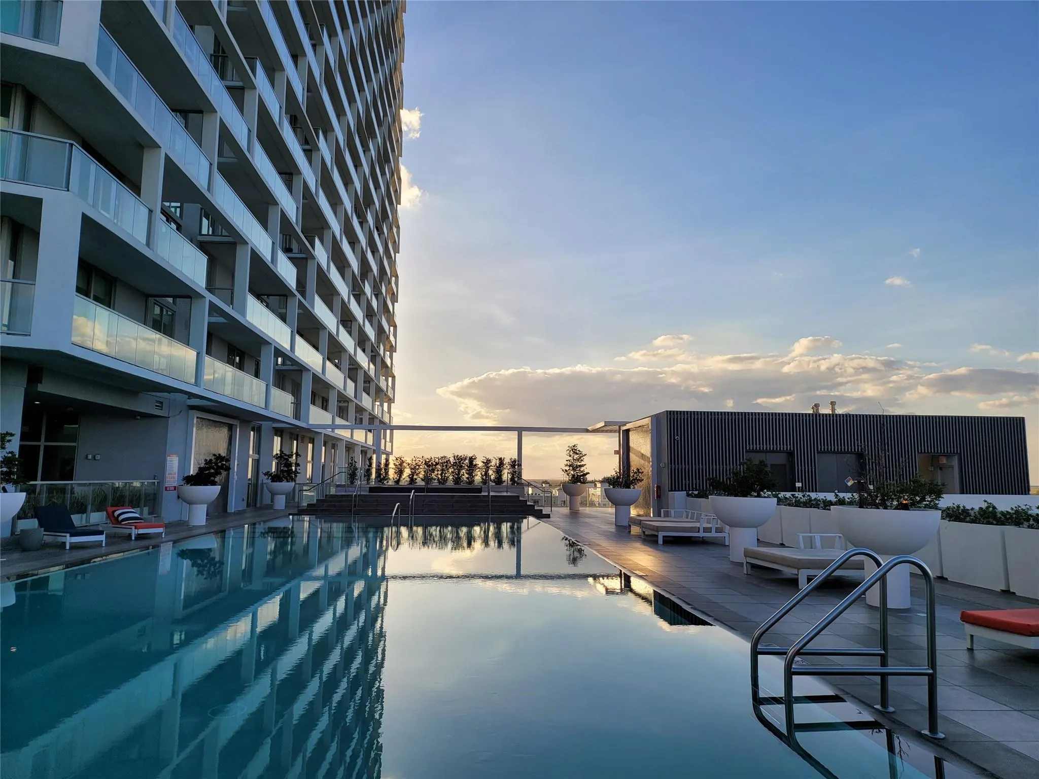 2000 Metropica Way, #1501