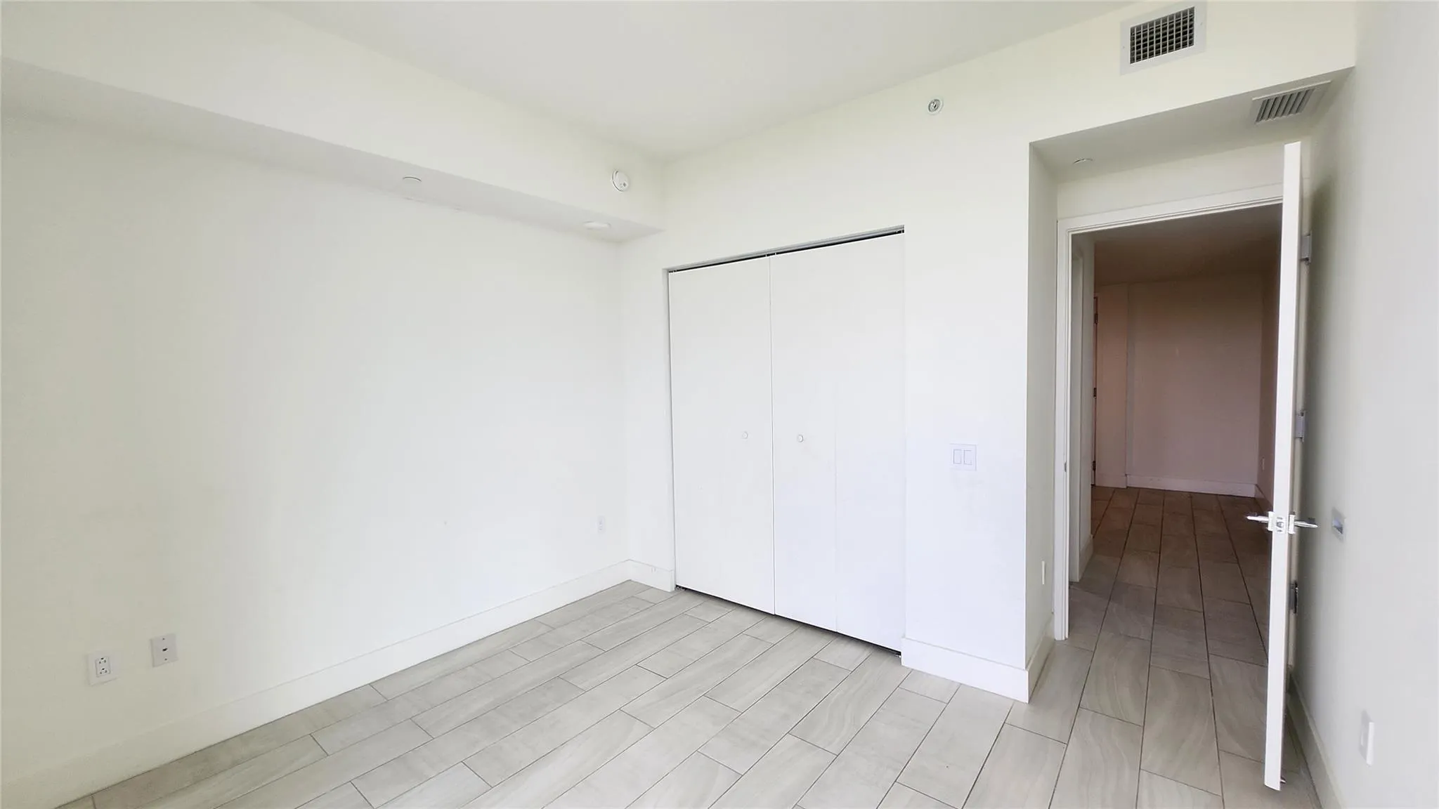 2000 Metropica Way, #1501