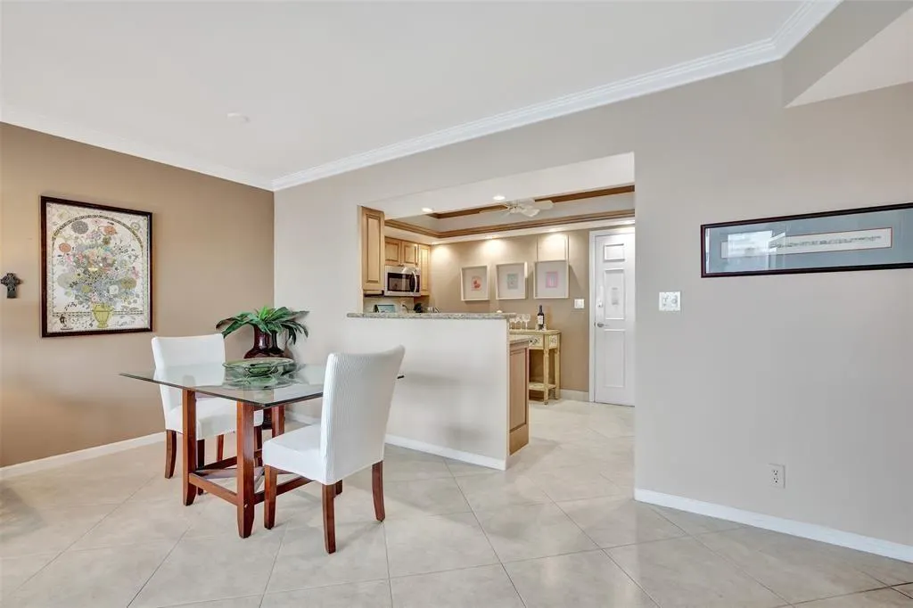 3233 NE 34th St, #505