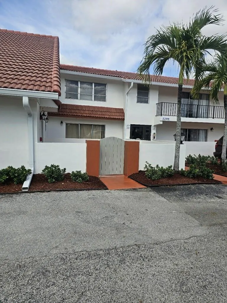 3200 Coral Springs Dr, #109