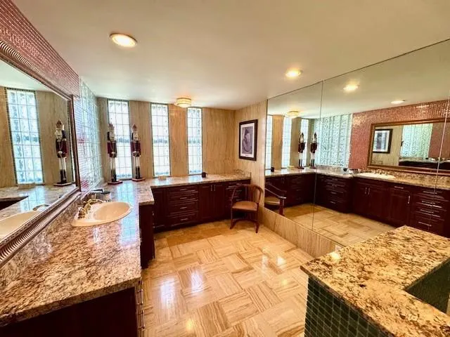 1540 NE Quayside Ter, #D1