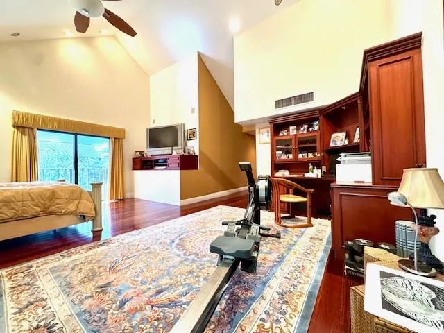 1540 NE Quayside Ter, #D1