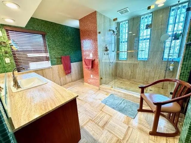 1540 NE Quayside Ter, #D1