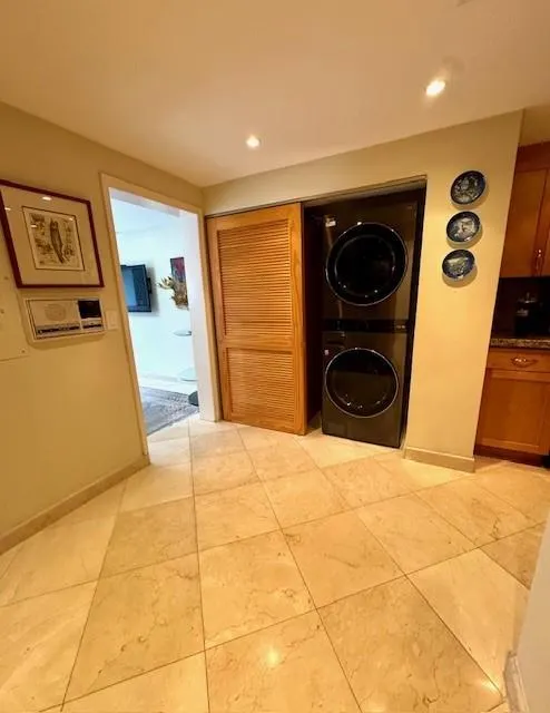 1540 NE Quayside Ter, #D1