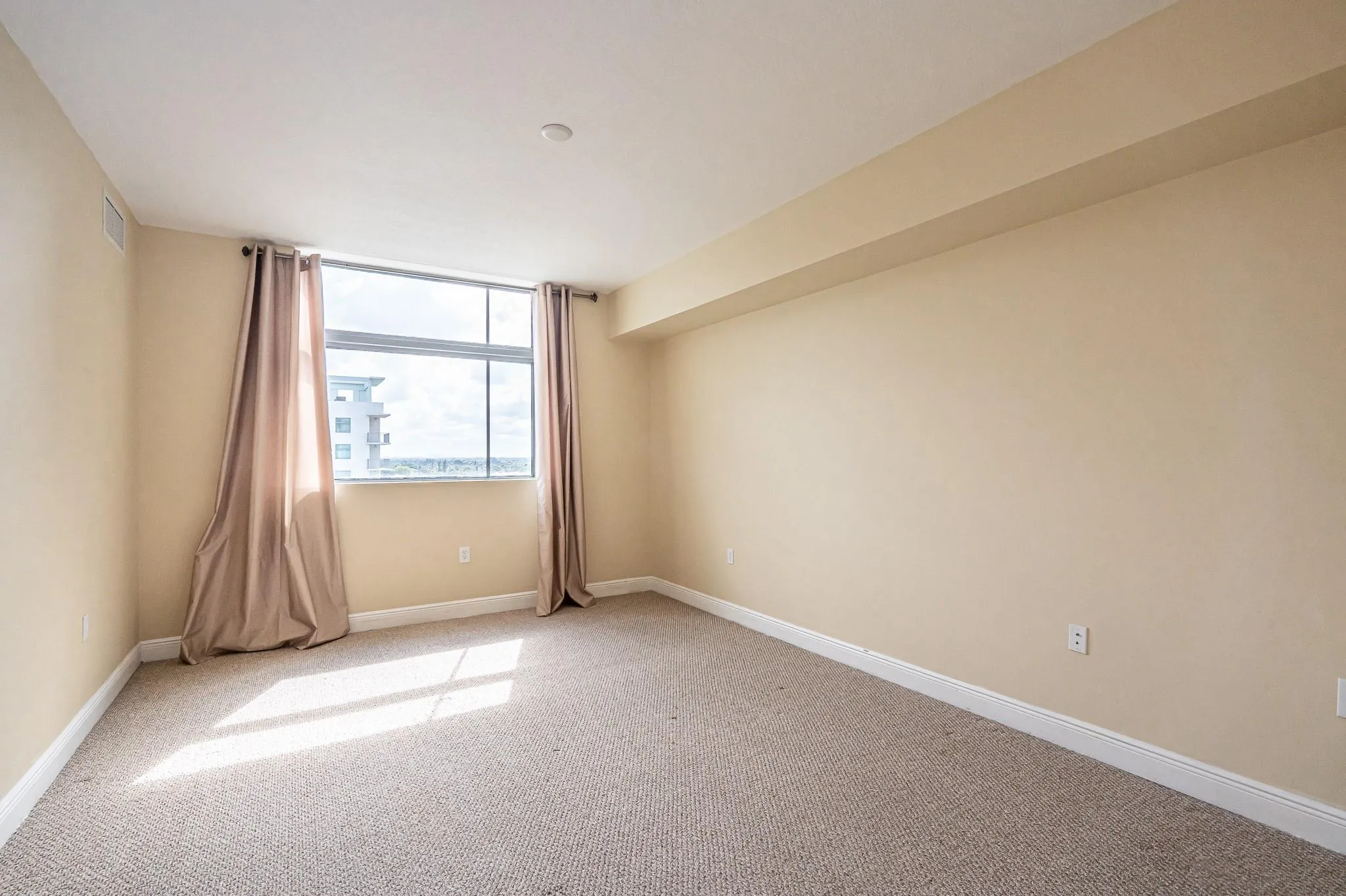 140 S Dixie Hwy, #902