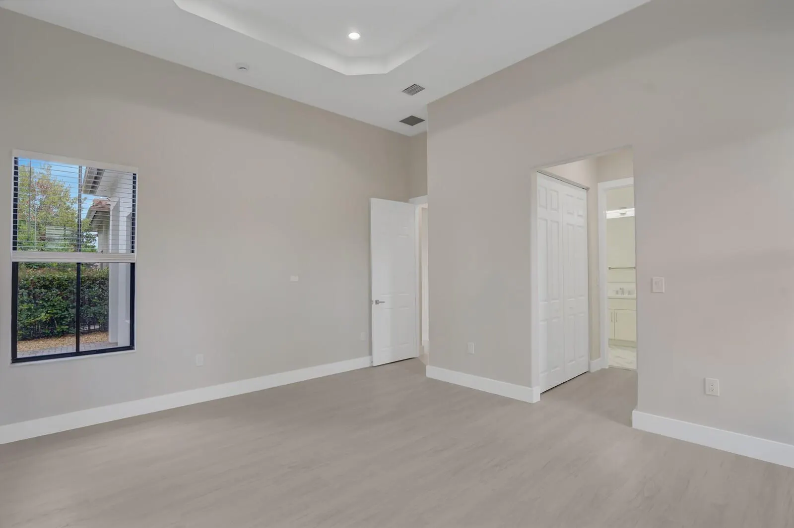 8504 NW 37th Ct