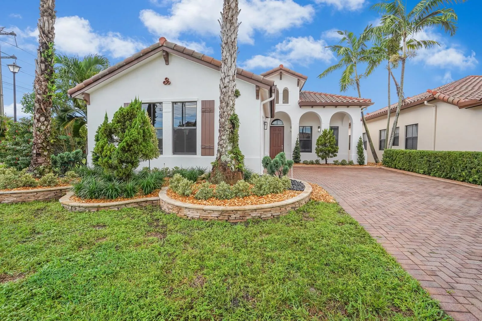 8504 NW 37th Ct