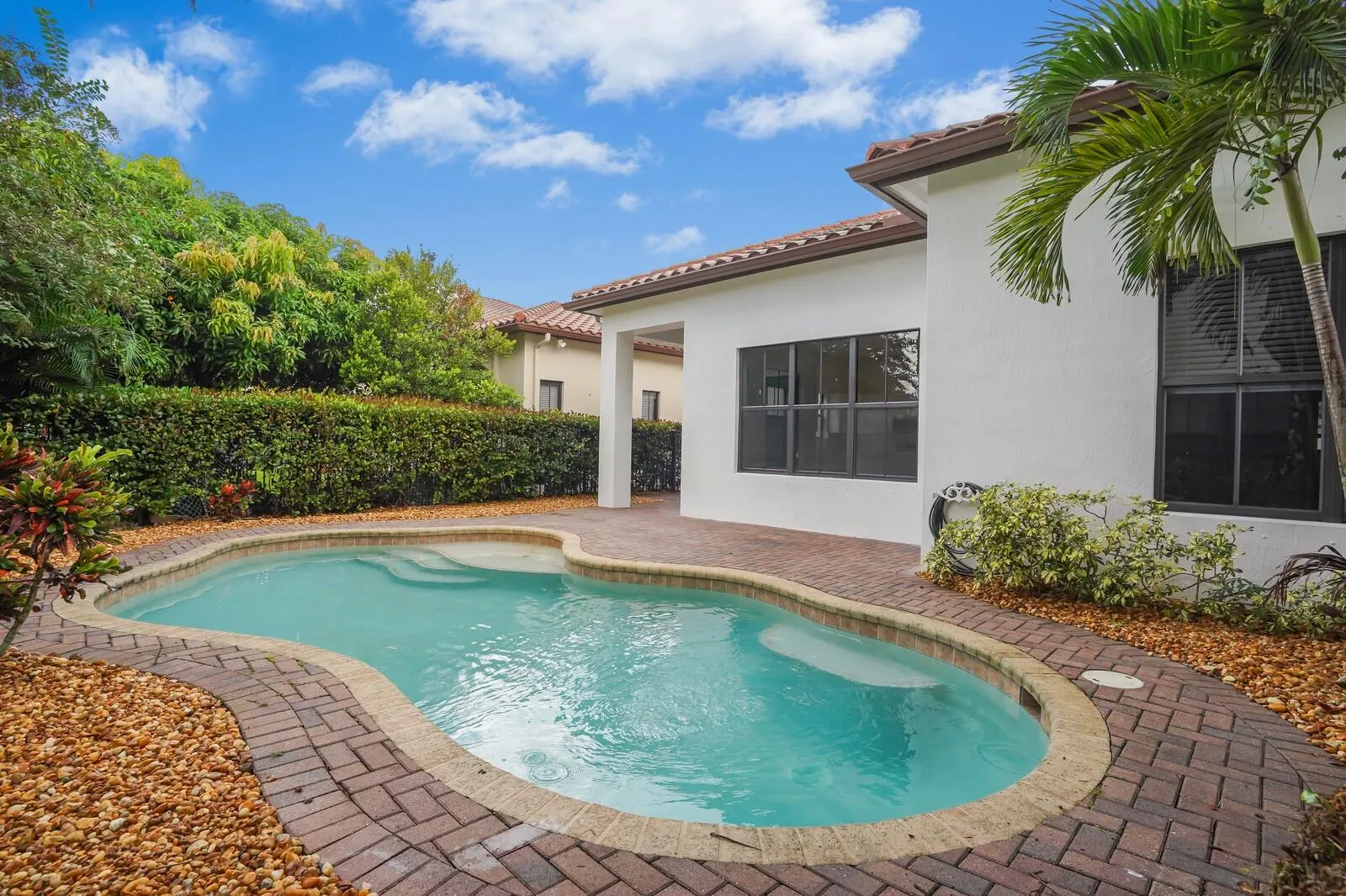 8504 NW 37th Ct