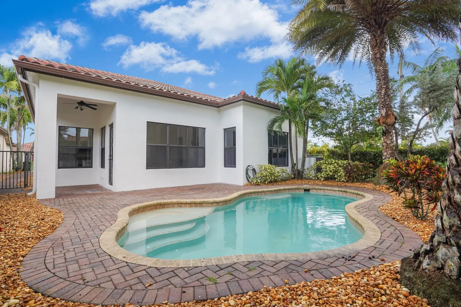 8504 NW 37th Ct
