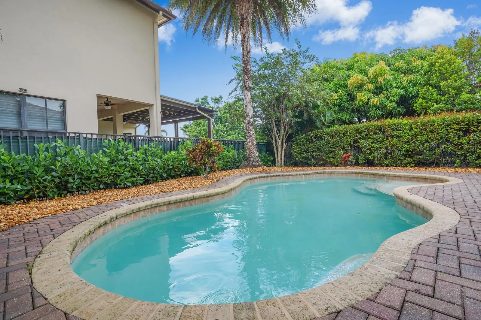 8504 NW 37th Ct