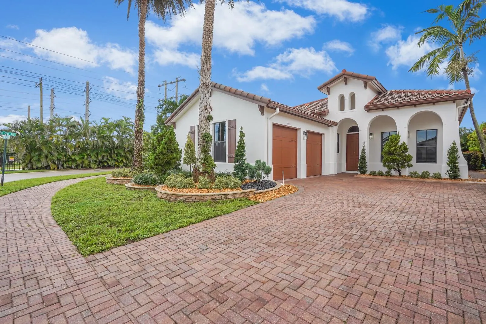 8504 NW 37th Ct