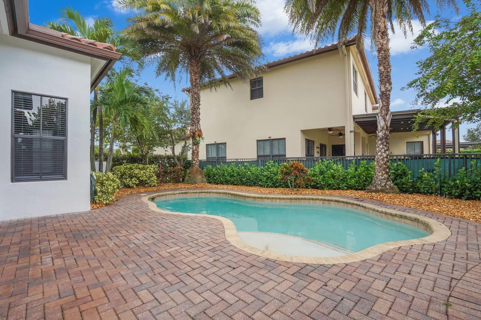 8504 NW 37th Ct