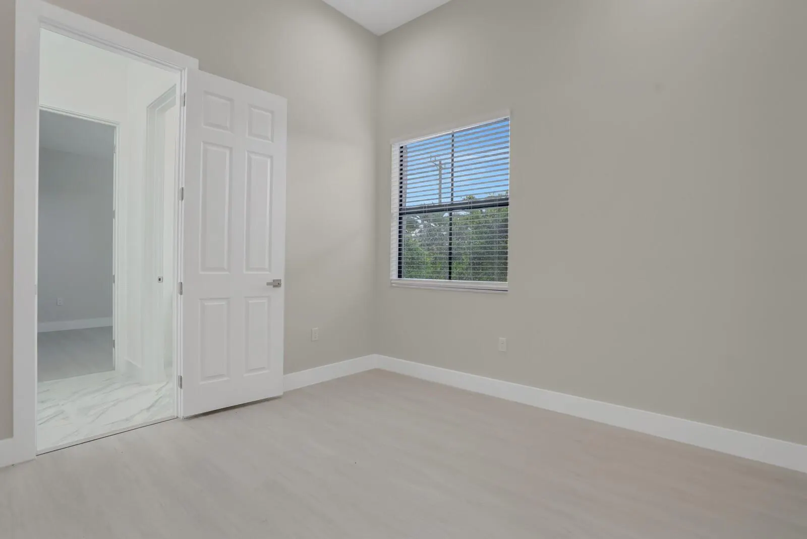 8504 NW 37th Ct