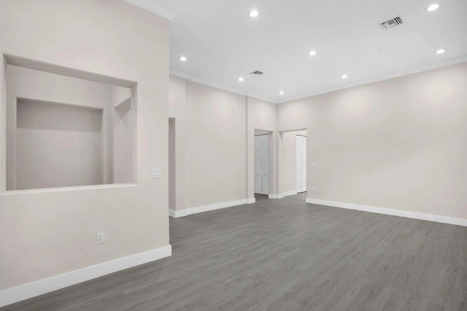 8504 NW 37th Ct