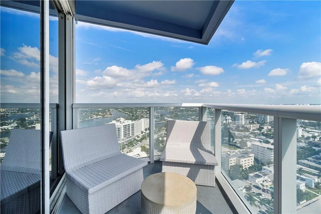 3101 Bayshore Dr