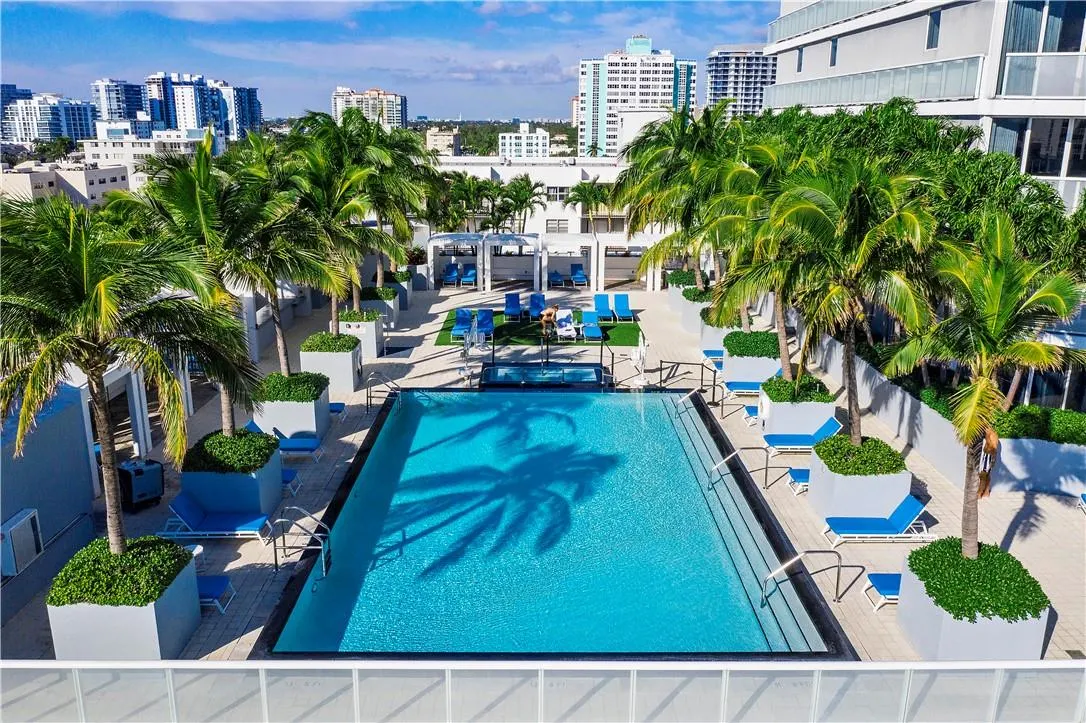 3101 Bayshore Dr