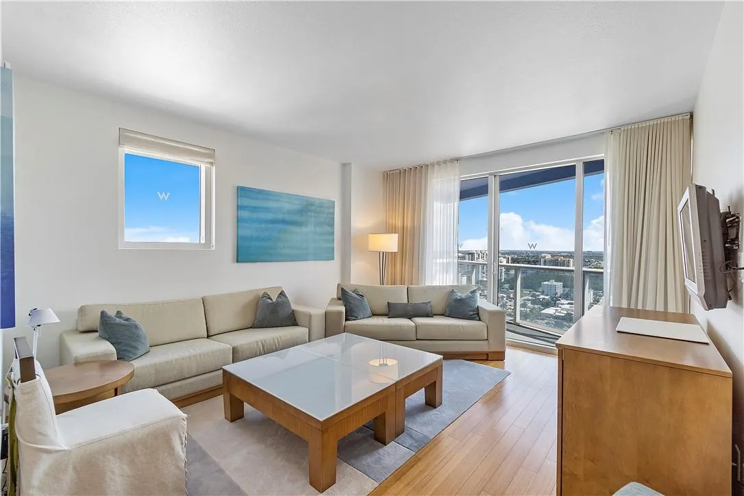 3101 Bayshore Dr