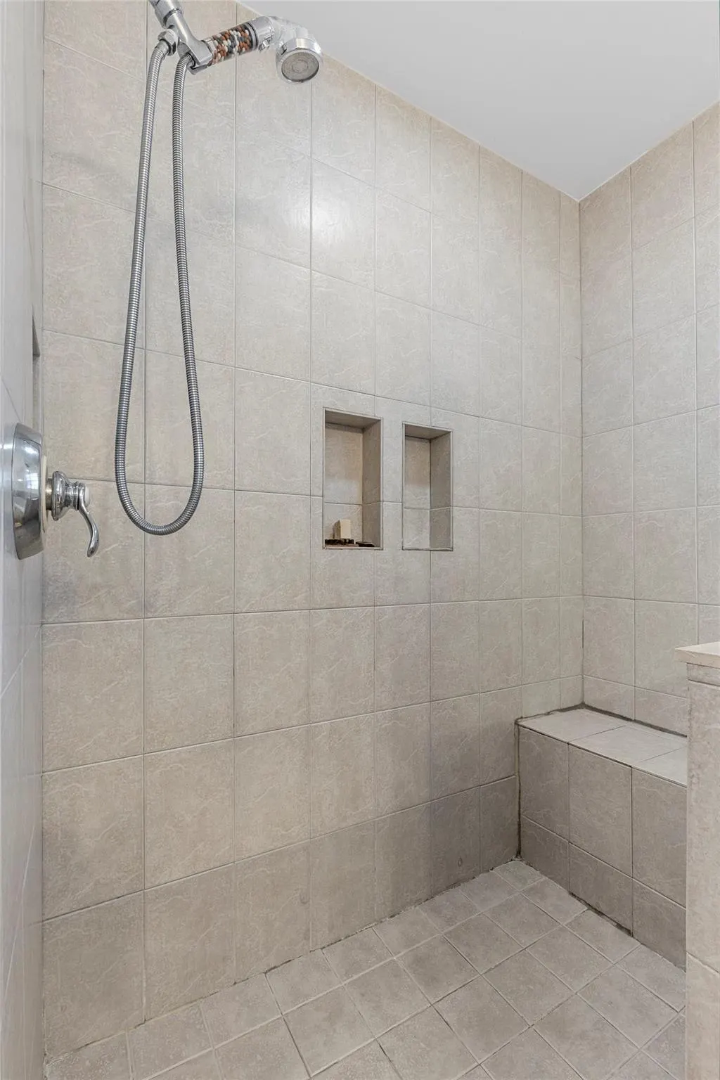 11311 Lakeview Drive, #7n