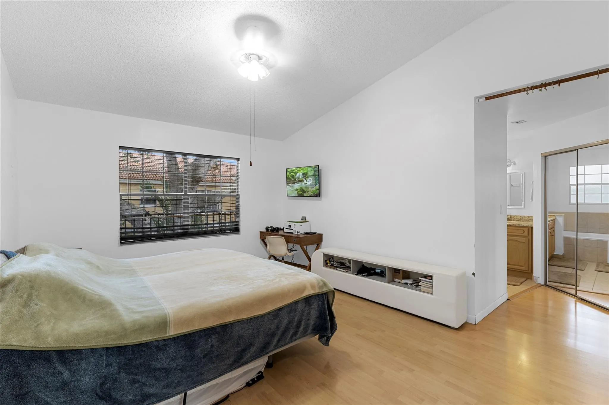 11311 Lakeview Drive, #7n