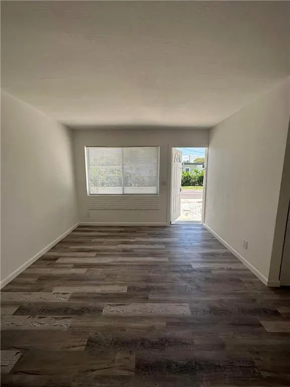 300 SE 9th Ct, #3