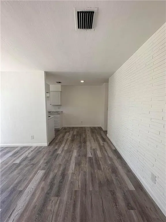 300 SE 9th Ct, #3