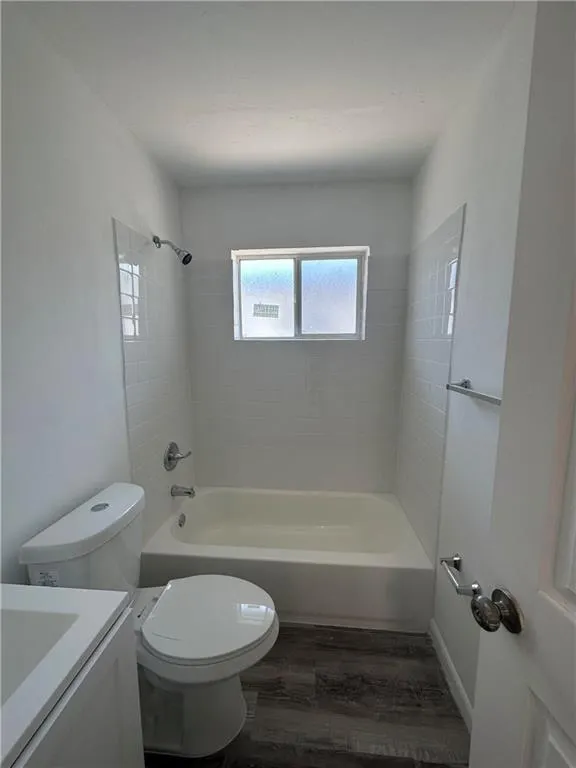 300 SE 9th Ct, #3