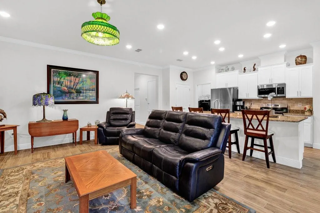 3677 LOBLOLLY SQ