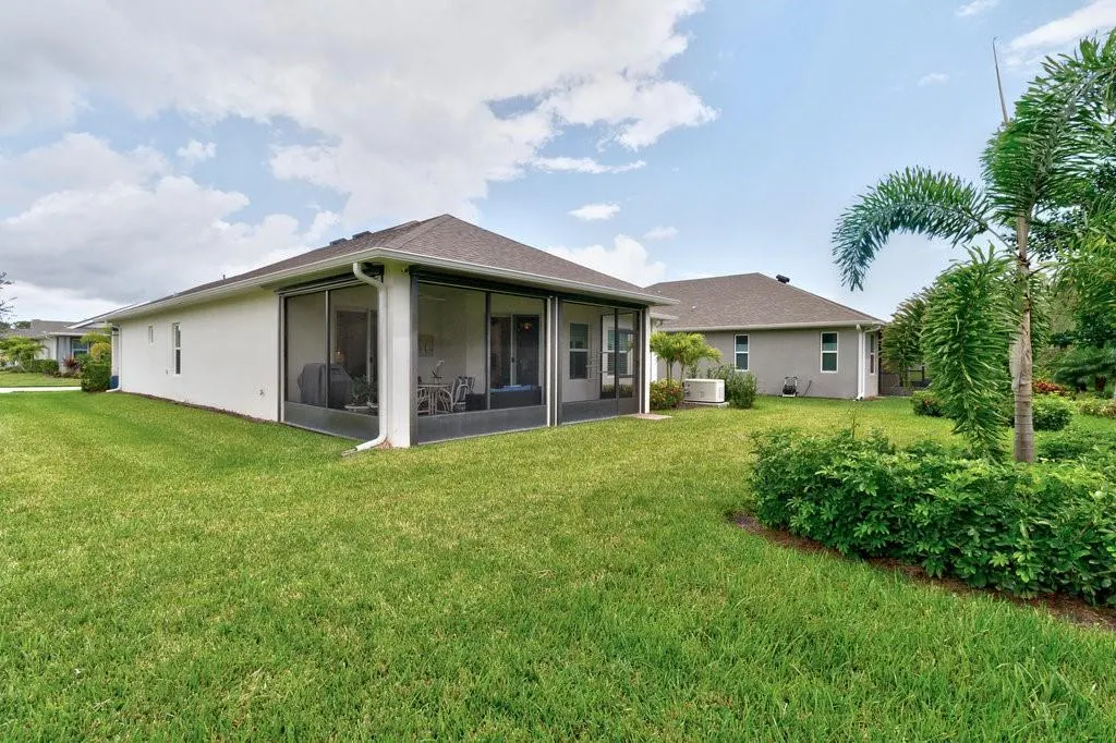 3677 LOBLOLLY SQ