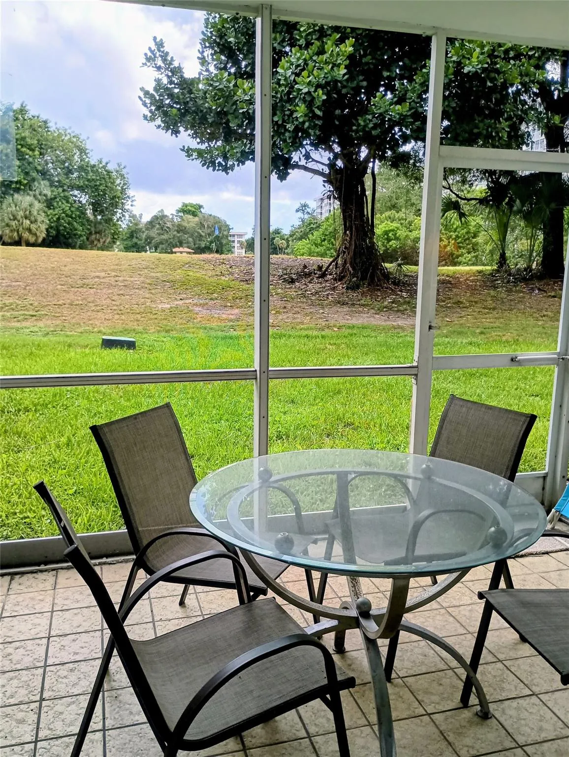 3200 N N Palm Aire, #105