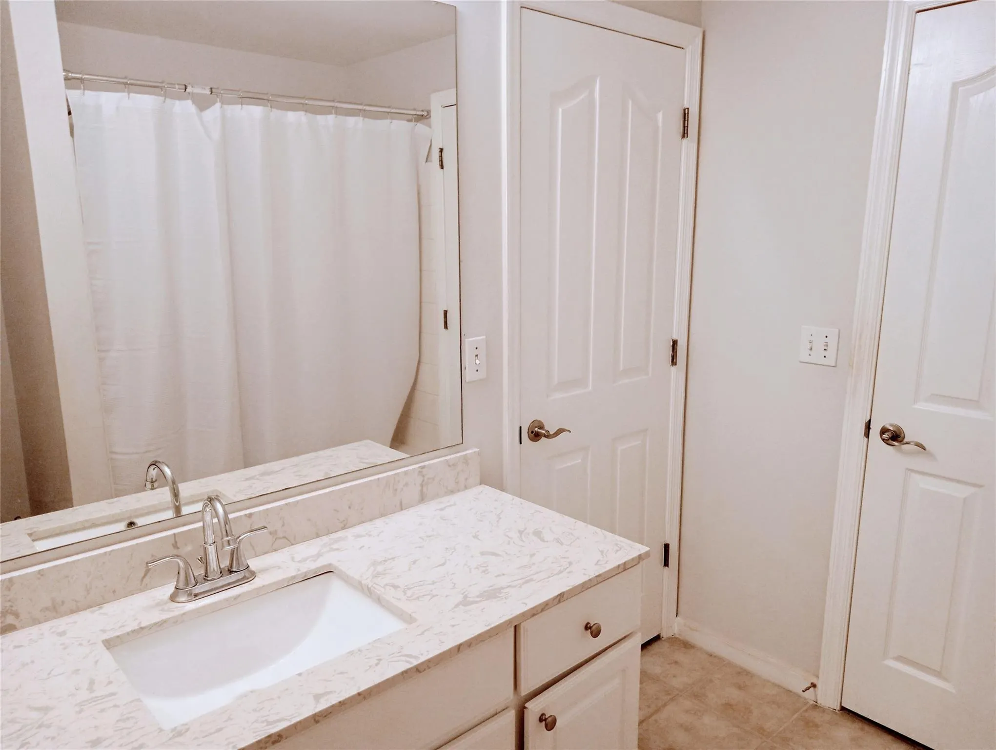 2018 Alta Meadows Ln, #407