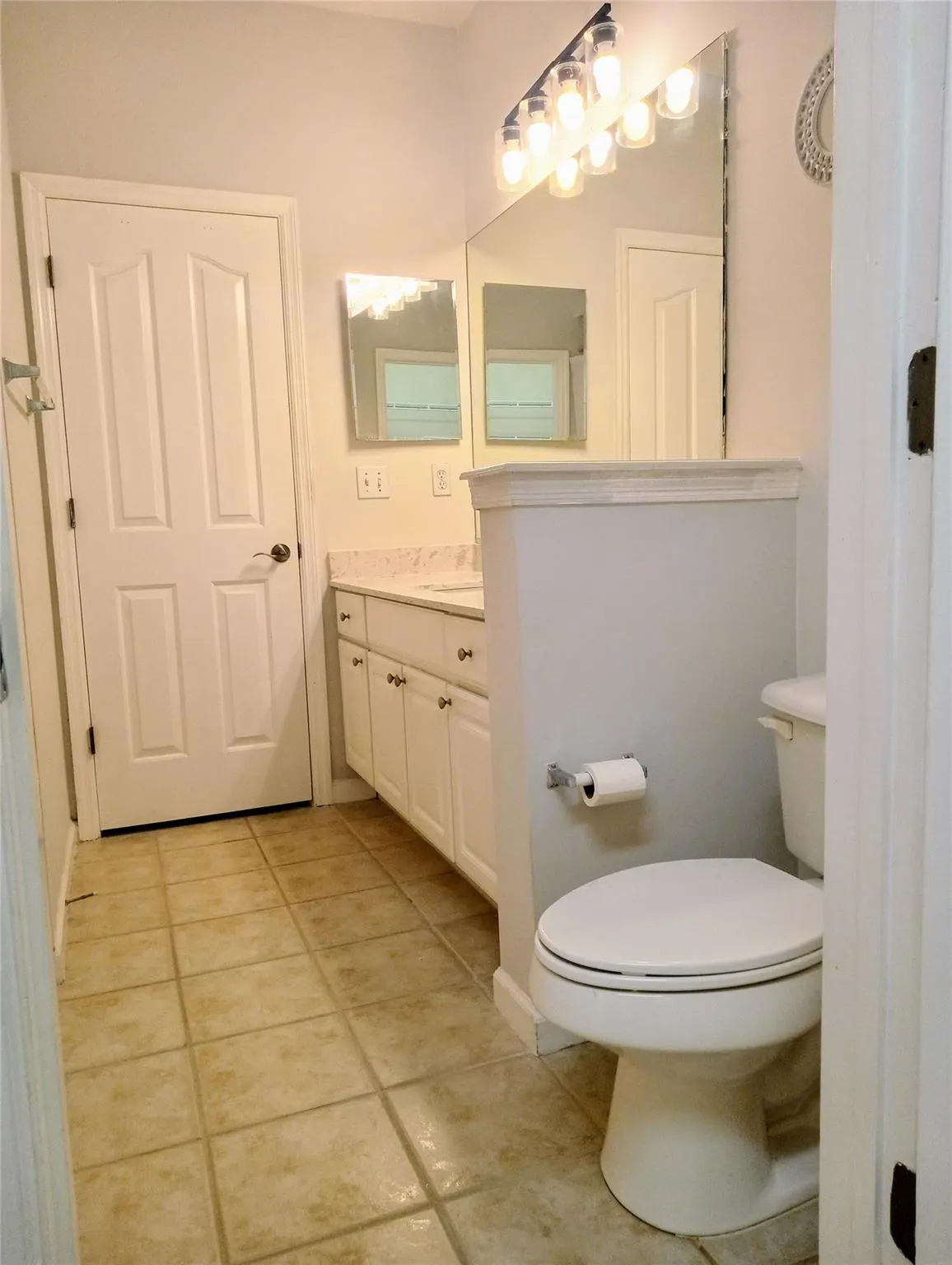 2018 Alta Meadows Ln, #407