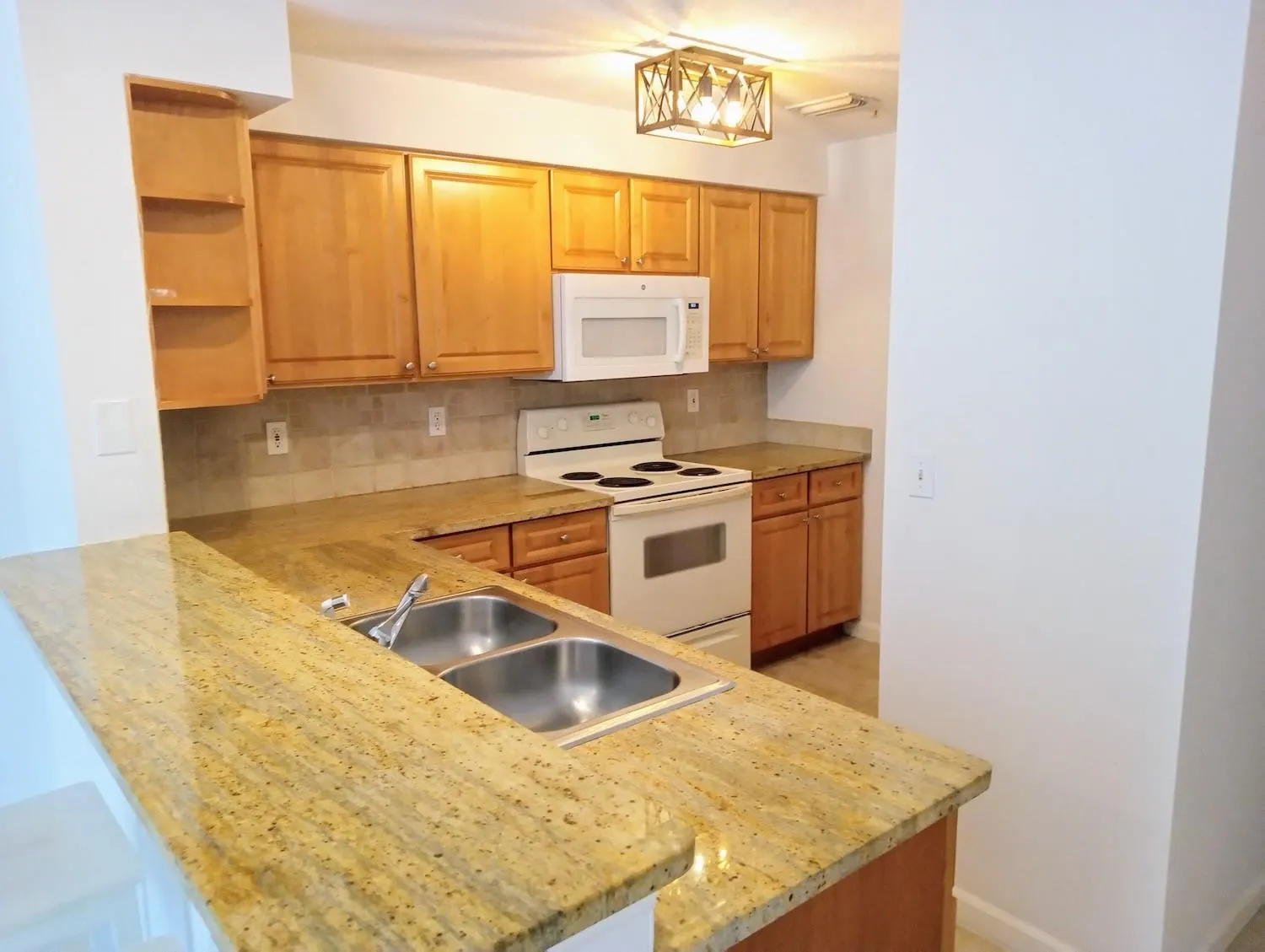 2018 Alta Meadows Ln, #407