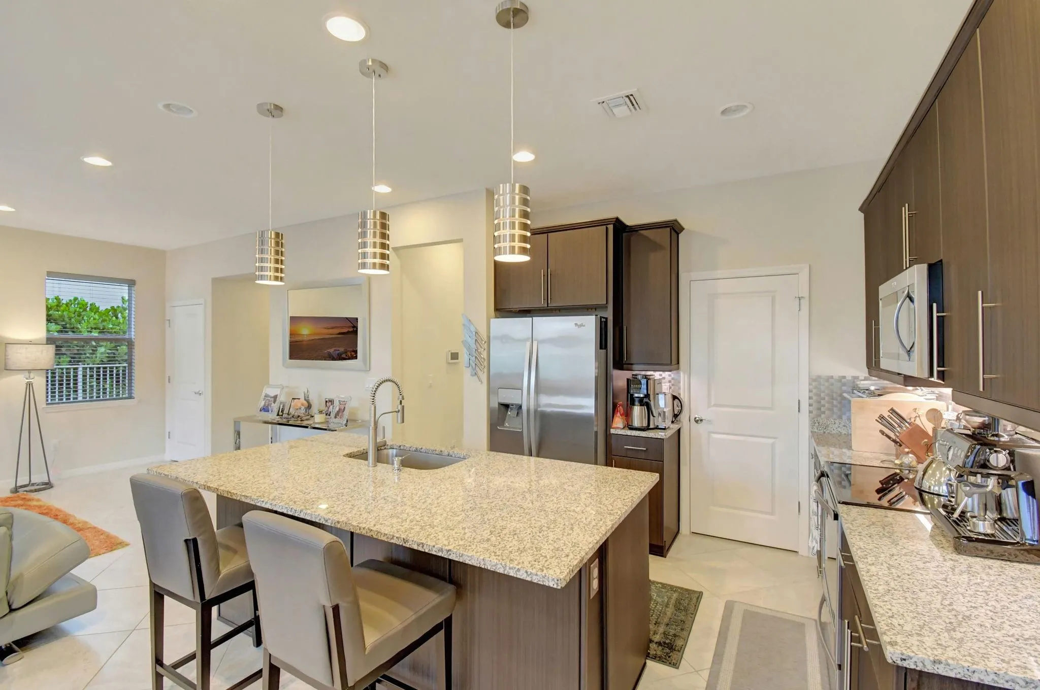 1105 Banyan Dr