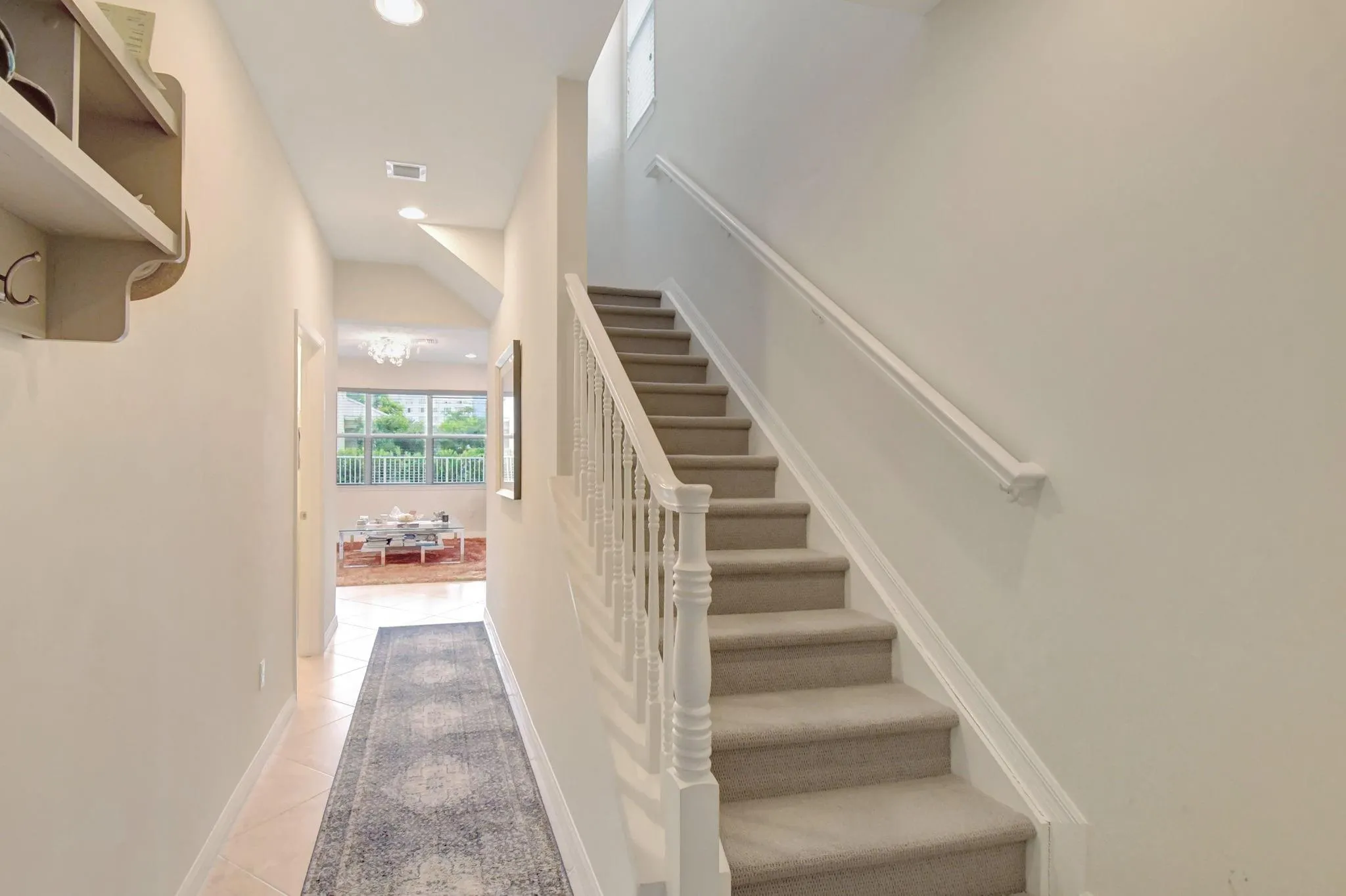 1105 Banyan Dr