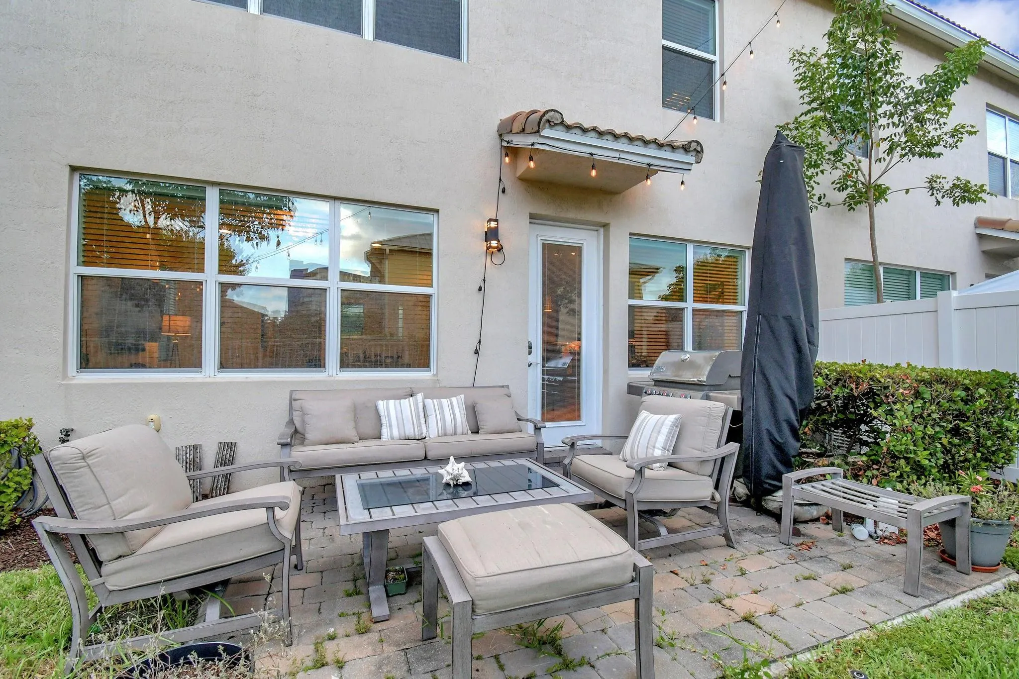 1105 Banyan Dr