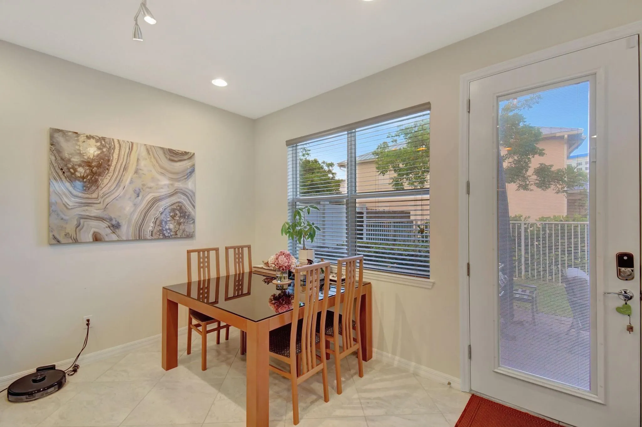 1105 Banyan Dr