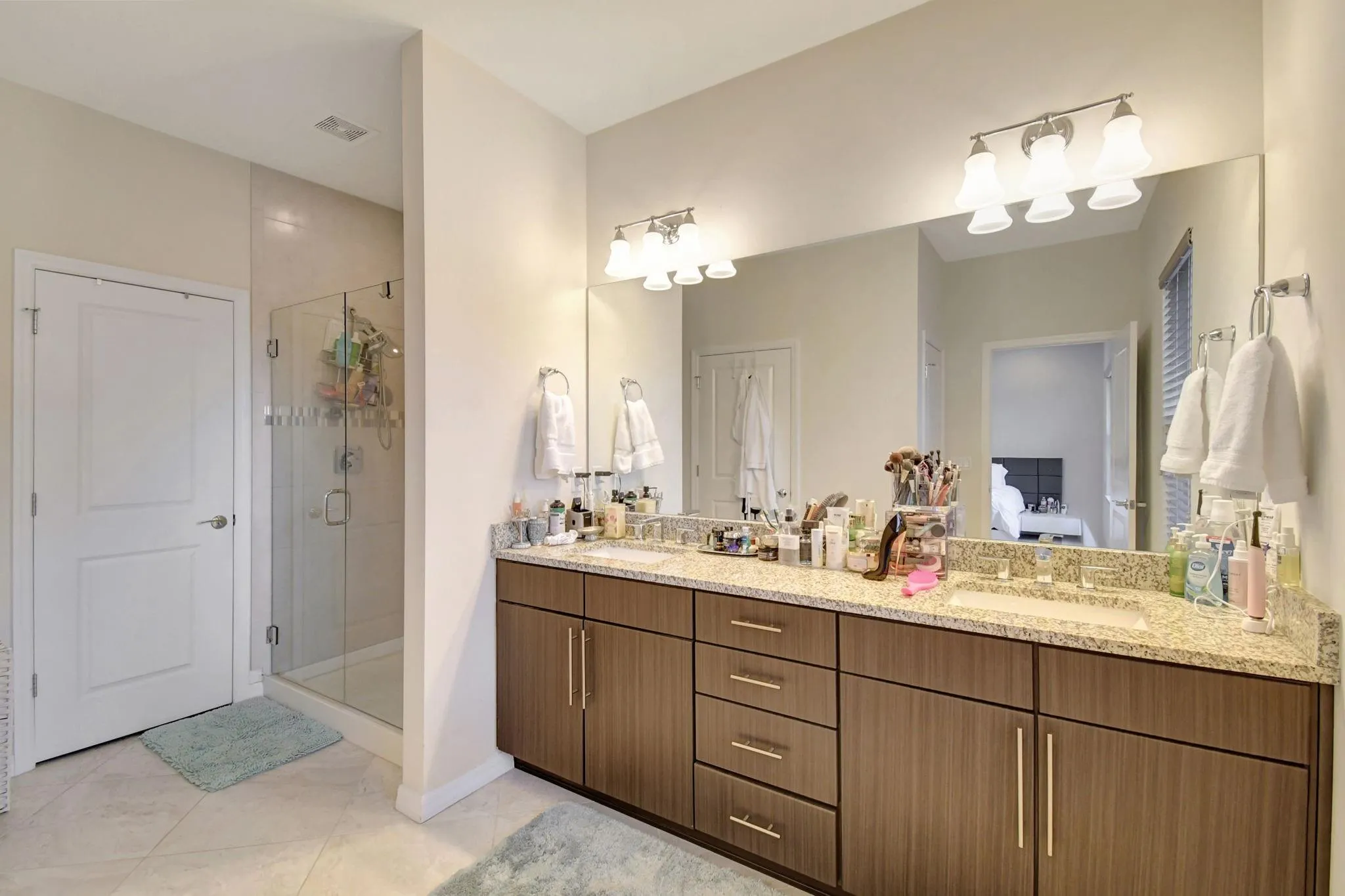 1105 Banyan Dr